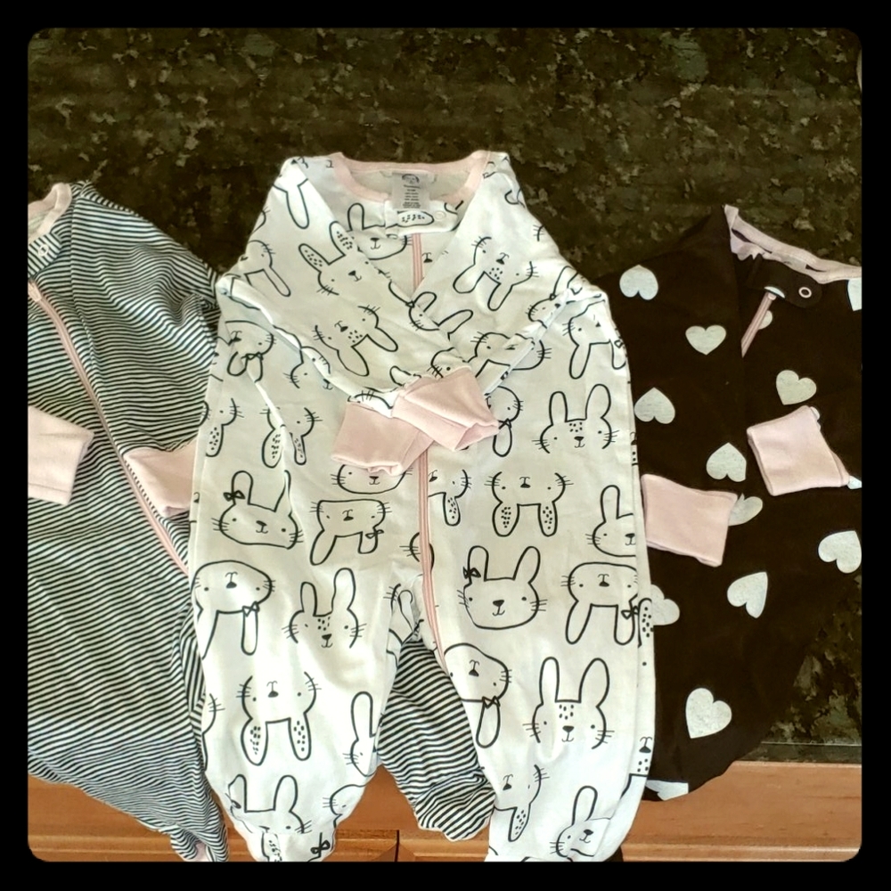 Girls body jumpsuit in a 4pk bundle